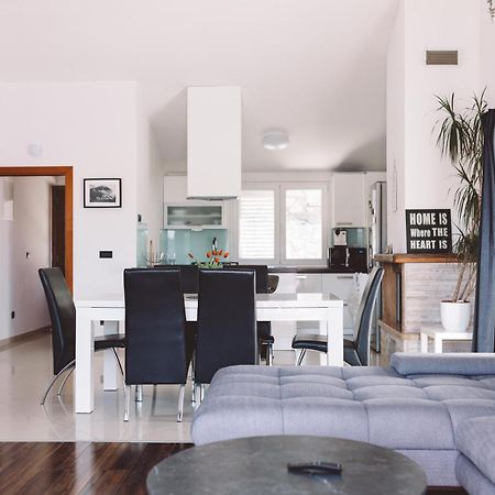 Accommodation Triton Lastovo Exterior foto
